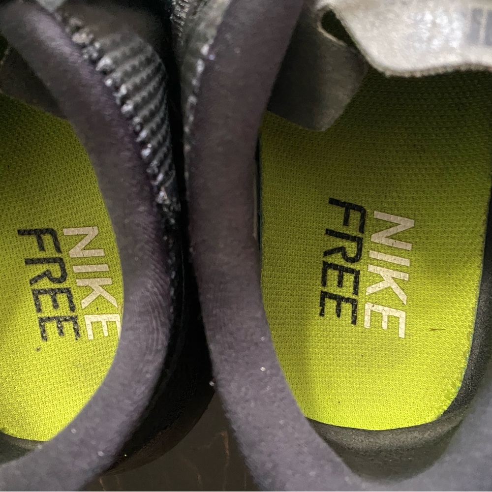 Black Nike Free Tennis Shoes - Picture 2 of 4